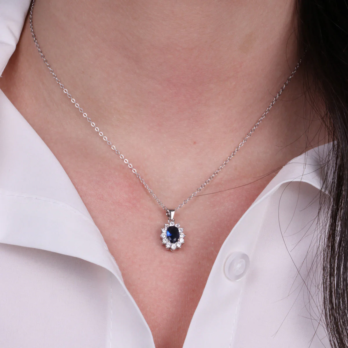 BYSIMON Collana in Argento 925 con zirconi bianchi e centrale blu 1402643 - immagine 2
